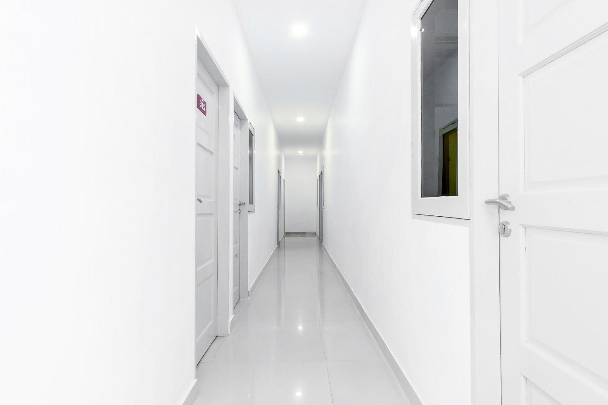 Super Oyo 360 Mangaan Residence Medan Extérieur photo