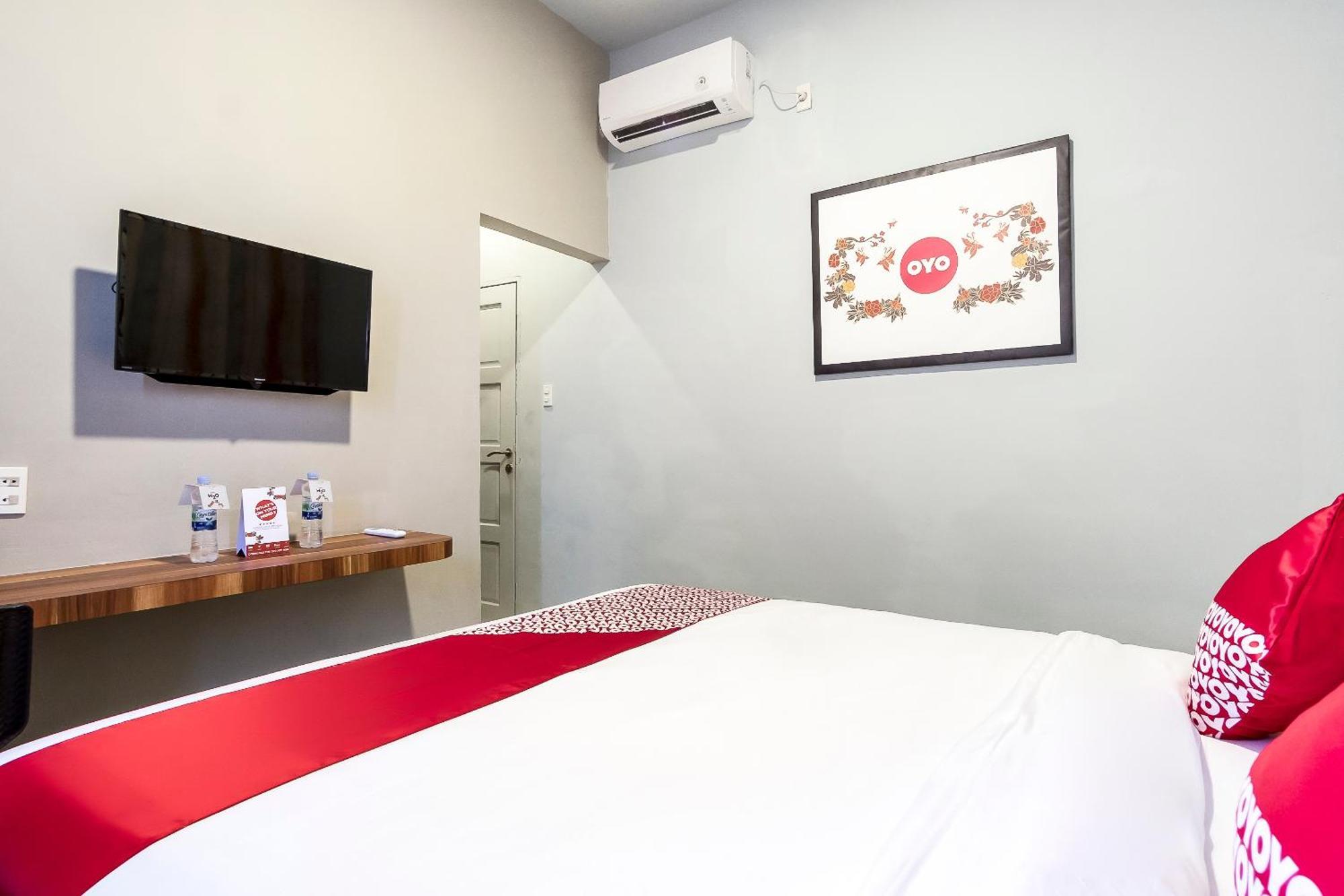 Super Oyo 360 Mangaan Residence Medan Extérieur photo