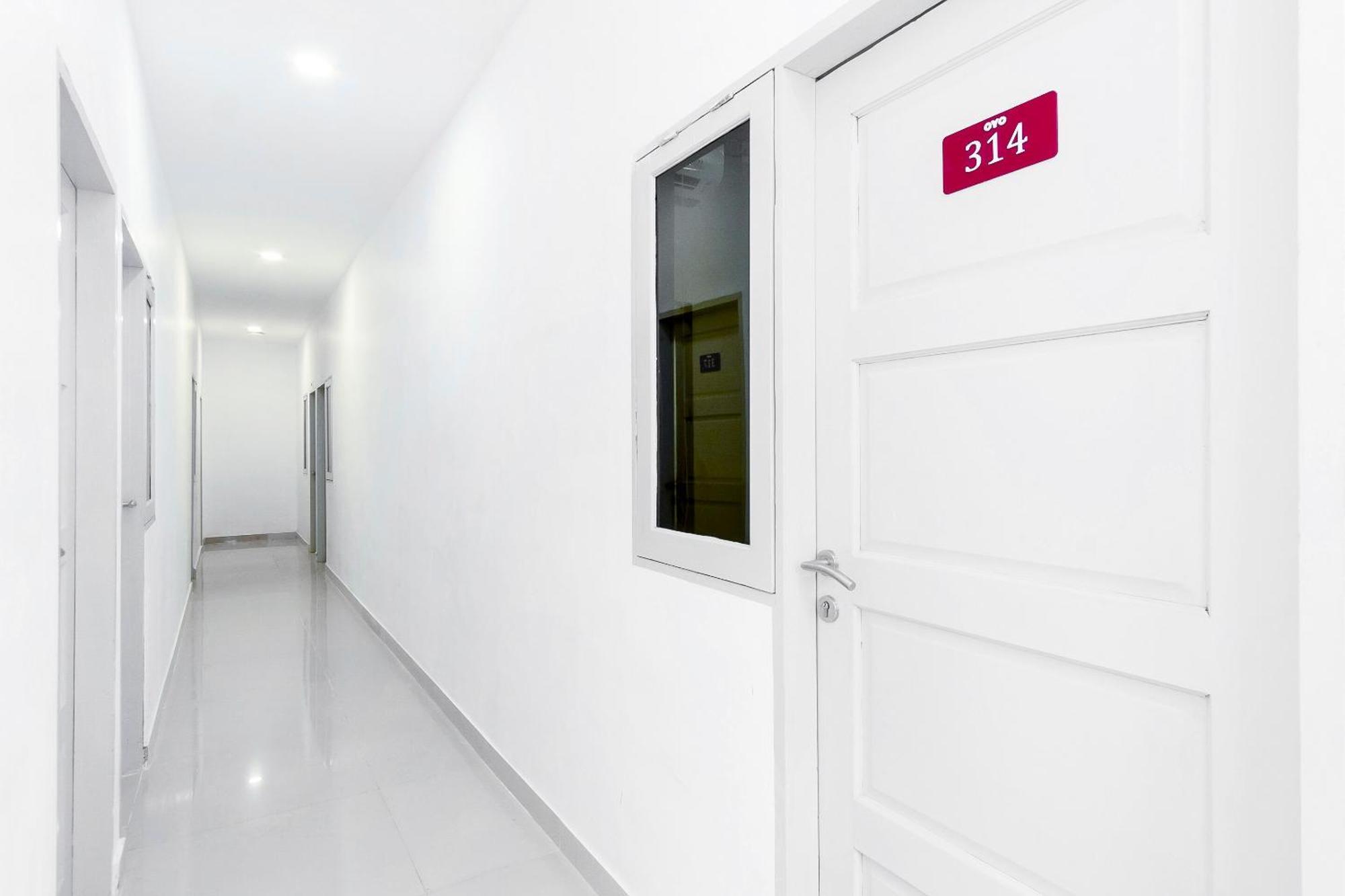 Super Oyo 360 Mangaan Residence Medan Extérieur photo