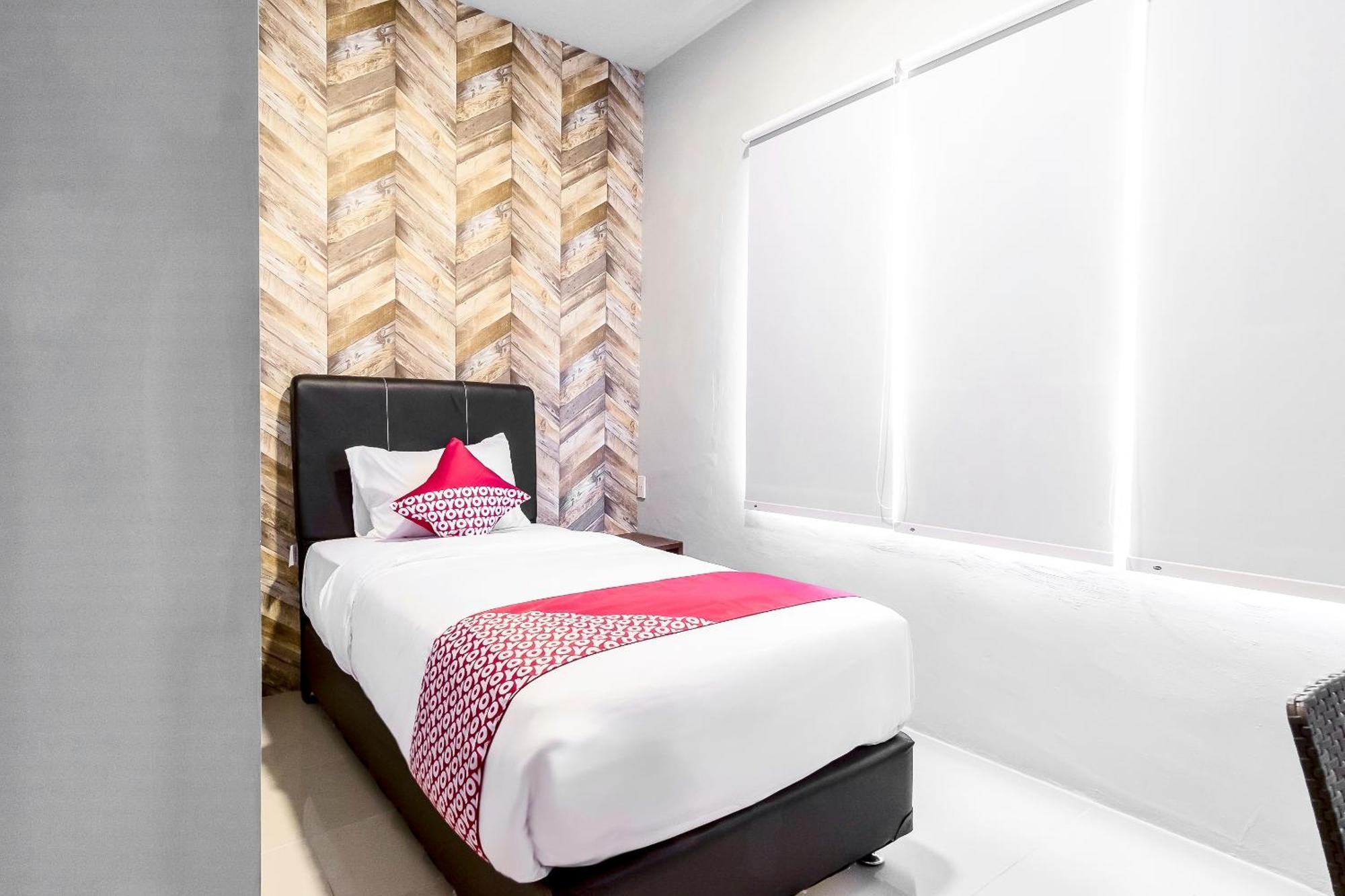 Super Oyo 360 Mangaan Residence Medan Extérieur photo